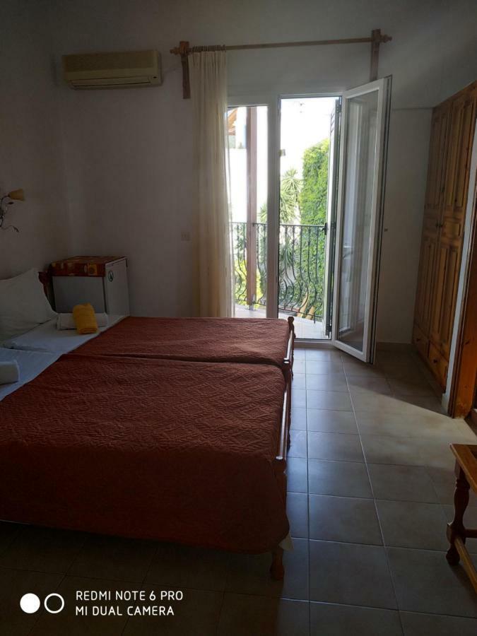 Pension Nikolas Skiathos Town Exterior photo